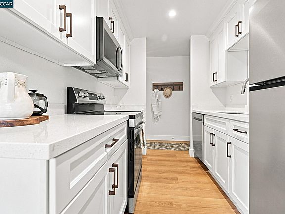 4th image of 1133 Meadow Ln APT 34