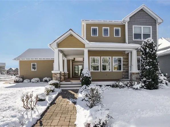 32 Morningside Dr, North Kingstown, RI 02852