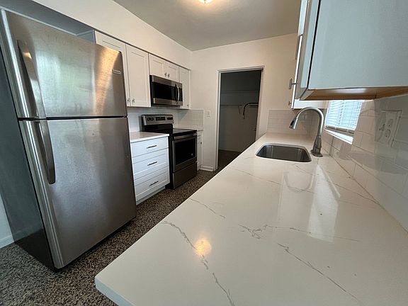 4th image of 76 Griggs Ave #B