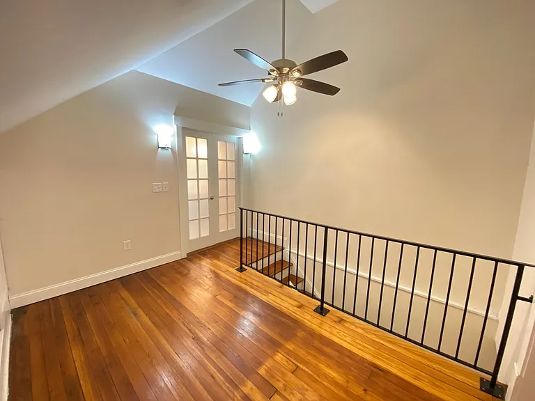 Hunter Ave 1045-1047 GW2 — Photo 19