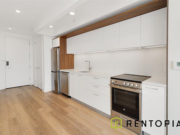 2nd image of 224 E 135th St #2409