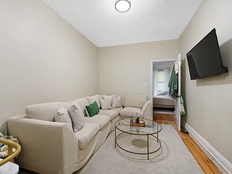 1109 Washington St #3 — Photo 3