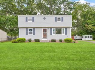 11 Donna St, Enfield, CT 06082