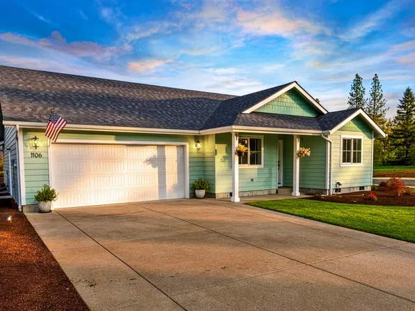 1106 Cascade Loop, Cave Junction, OR 97523