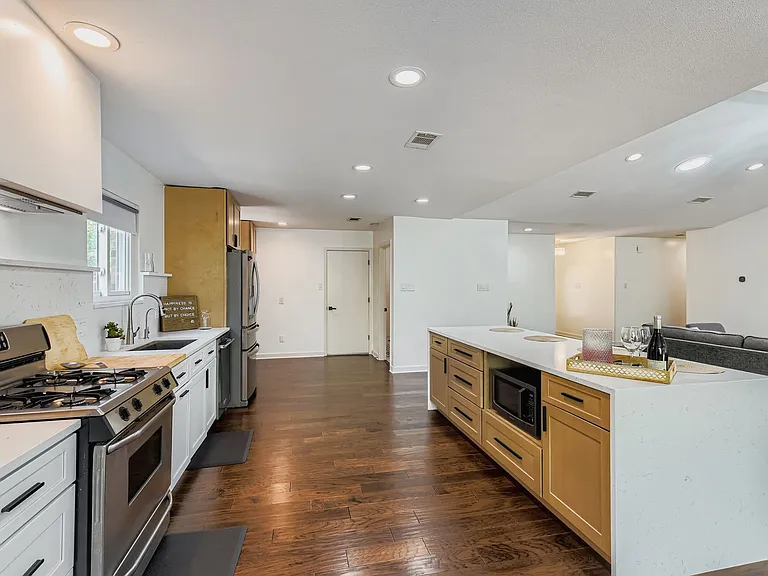 5413 Badger Bnd — Photo 13