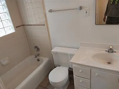 1301 S Main St — Photo 17
