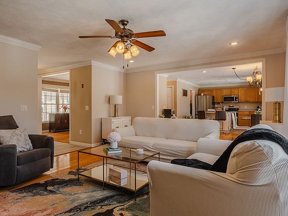 2nd image of 36 Sunrise Ave