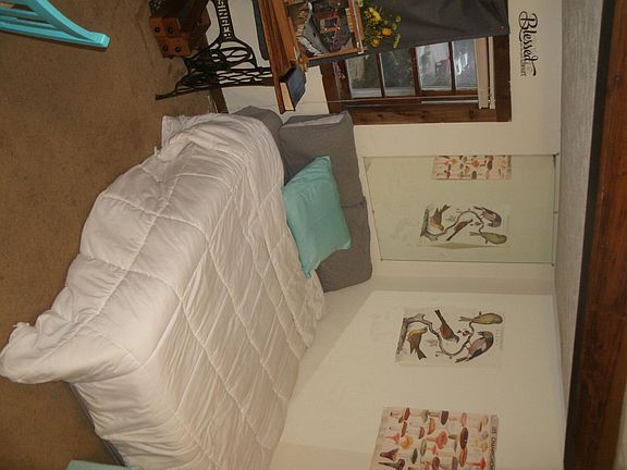fits queen/king bed; comes with mirror