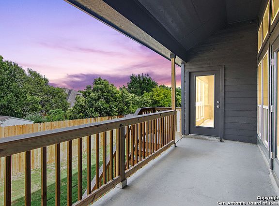 4th image of 28218 Versant Hills