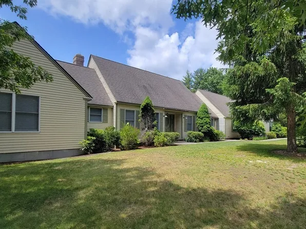 9 David Dr, Pelham, NH 03076