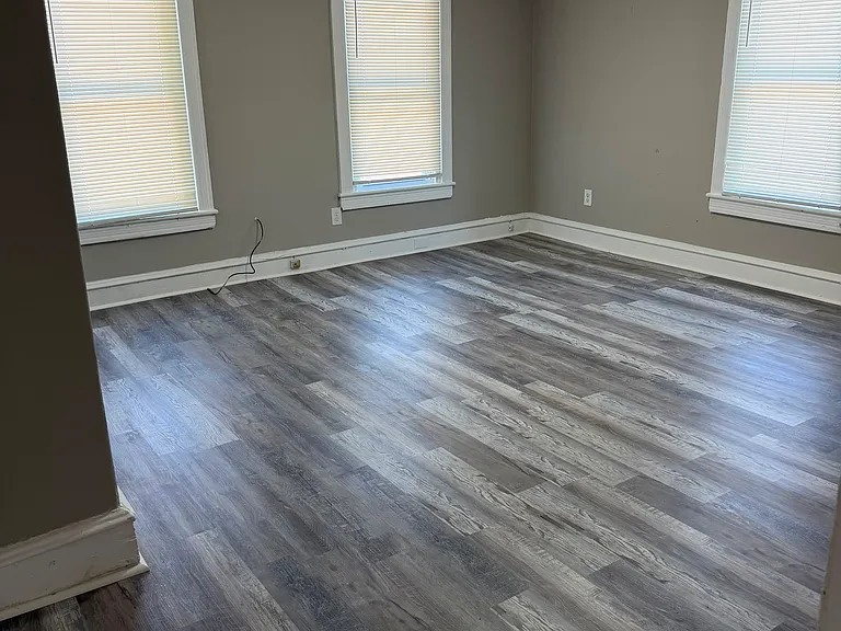325-327 N Broad St #4 — Photo 7