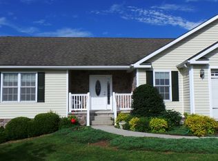1085 Stafford Dr, Christiansburg, VA 24073