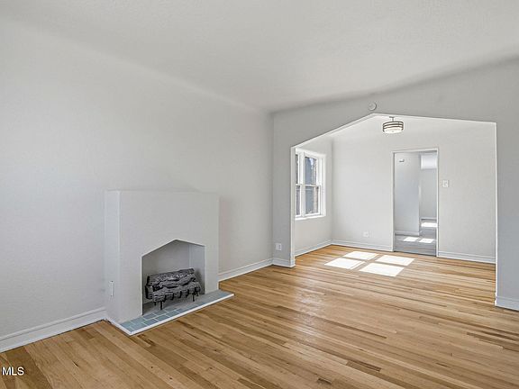 4th image of 3027 Morehead Ave