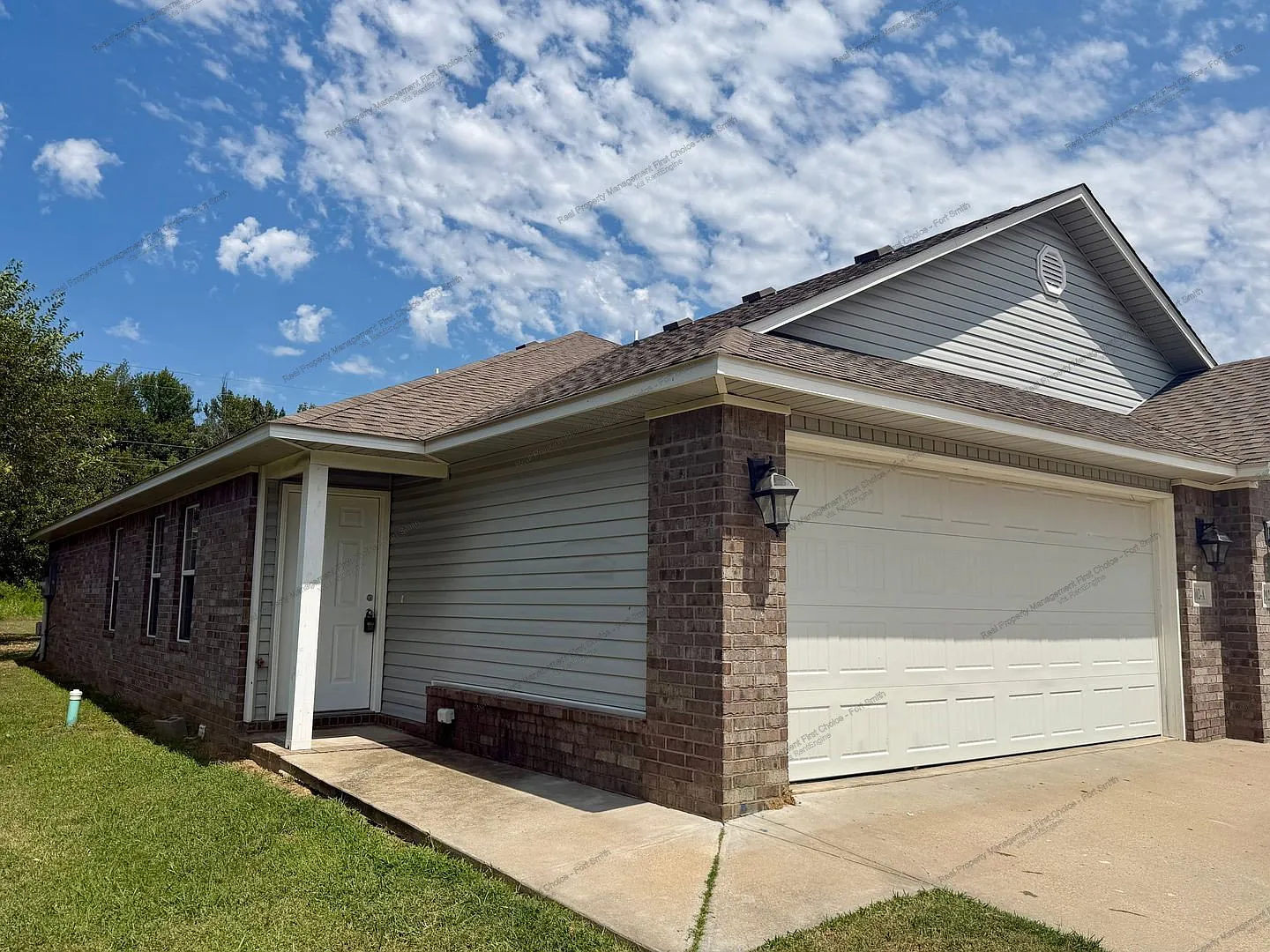 3 bed, 2.0 bath, 1232 sqft, $1,300 — Photo 1