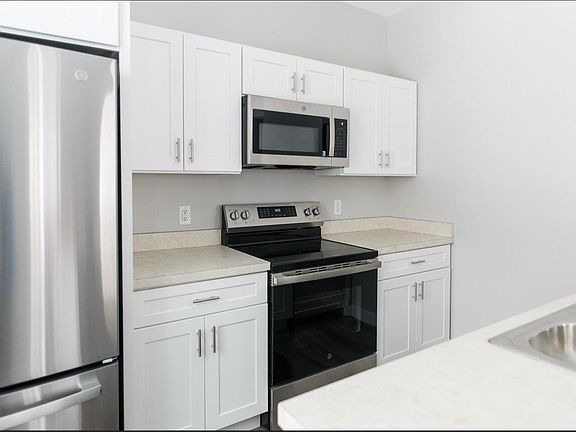 4th image of 501 Fenimore Ave