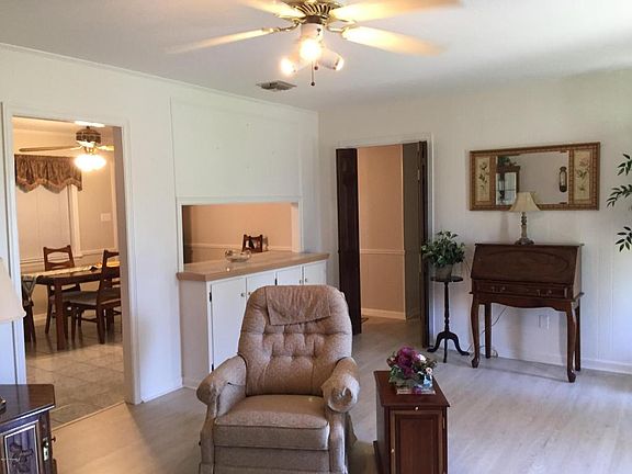 5th image of 405 Bonaire Dr