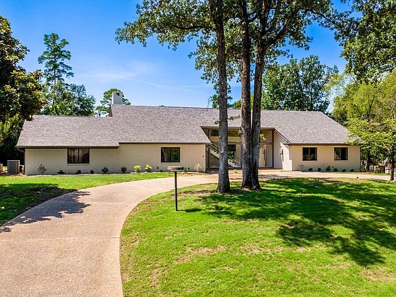2nd image of 7 Bedford Cir