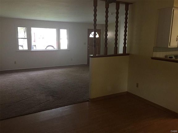 5th image of 230 Annette Dr
