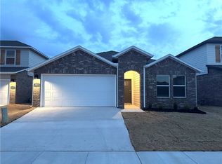 103 S Maroon Ave, Fayetteville, AR 72704