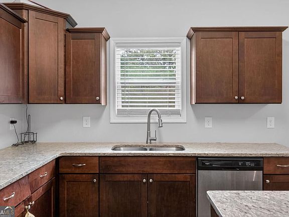 4th image of 338 Springwater Way