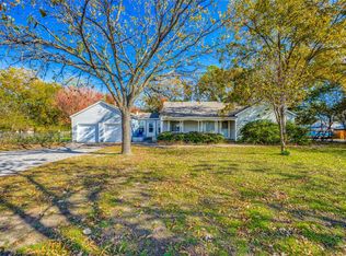 1902 Refinery Rd, Gainesville, TX 76240