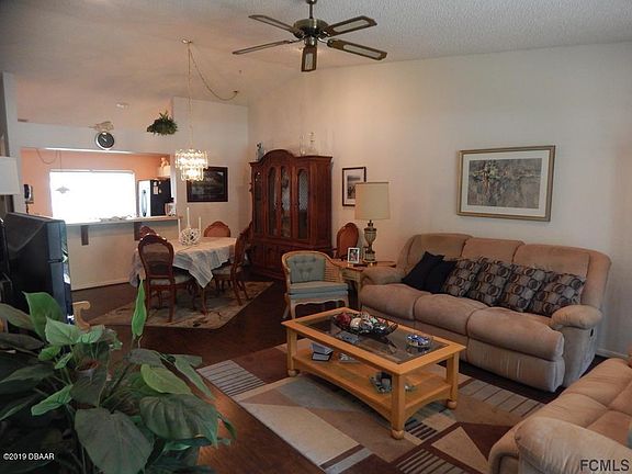 3rd image of 60 Lake Forest Pl