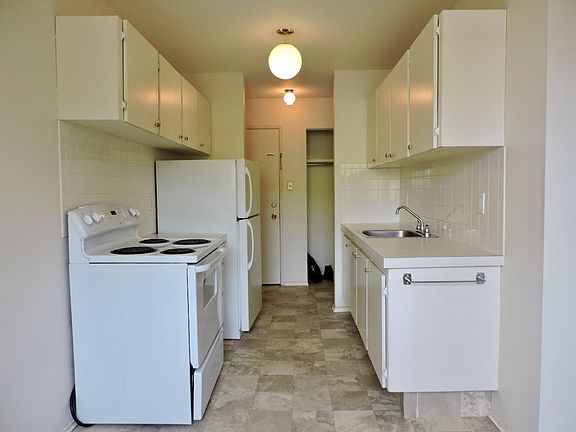 Laurier Photos - 3_04062022