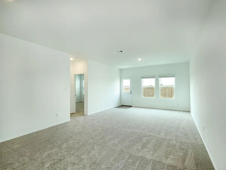 1123 Catfish Ln — Photo 3