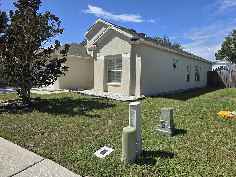 24505 Landing Dr — Photo 3