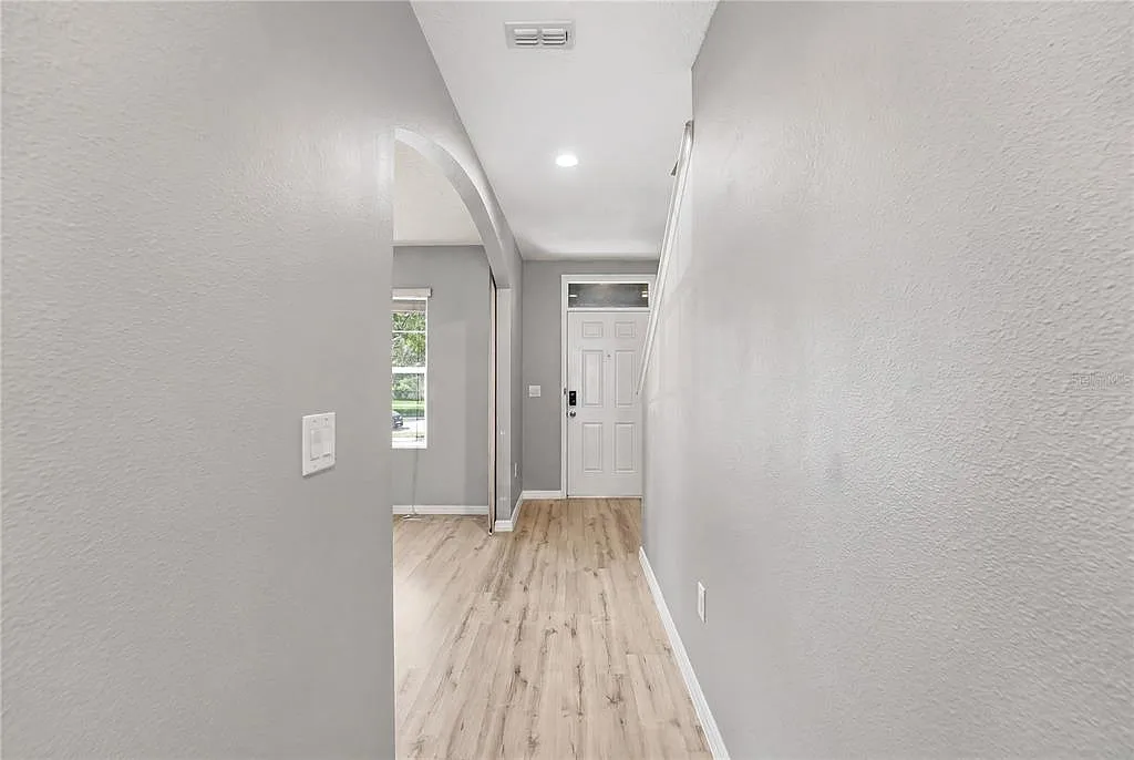 5 bed, 3.5 bath, 2884 sqft, $3,000 — Photo 4