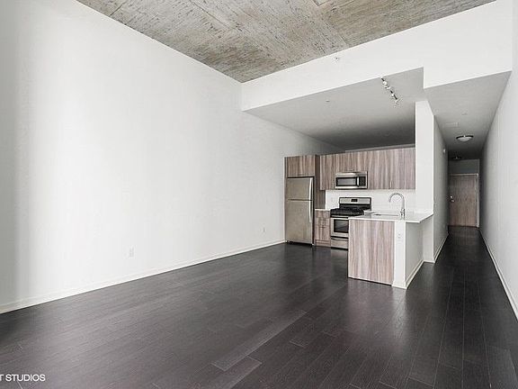 3rd image of 1345 S Wabash Ave Unit 1606