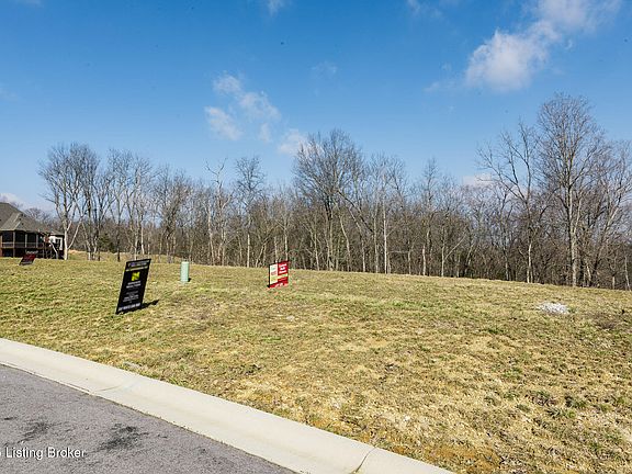 3rd image of 2307 White Oak Way
