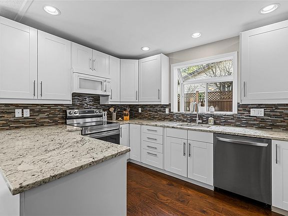 4th image of 1170 Clubhouse Dr