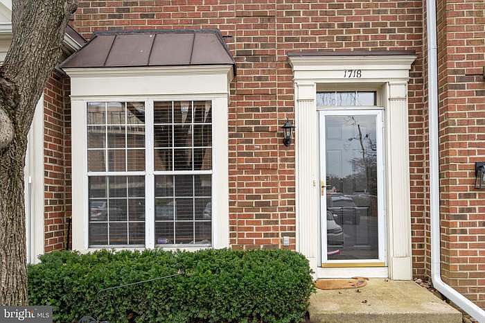 1st image of 1718 Osage St