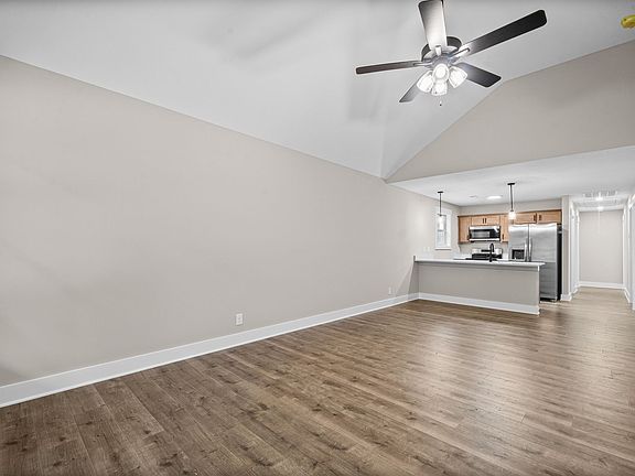 5th image of 120 Alabama Ave