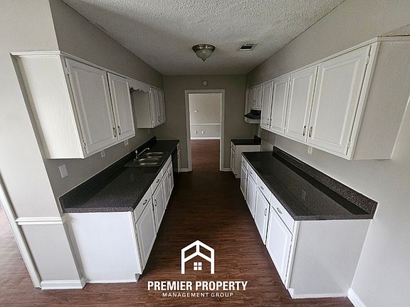 3rd image of 6667 Winding Birch Dr