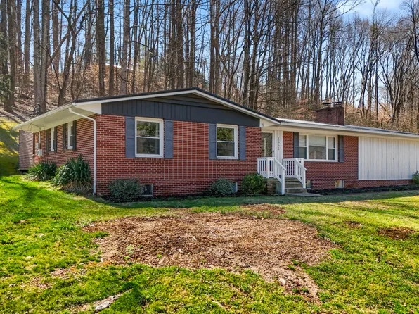 1556 Shawnee Ave E, Big Stone Gap, VA 24219