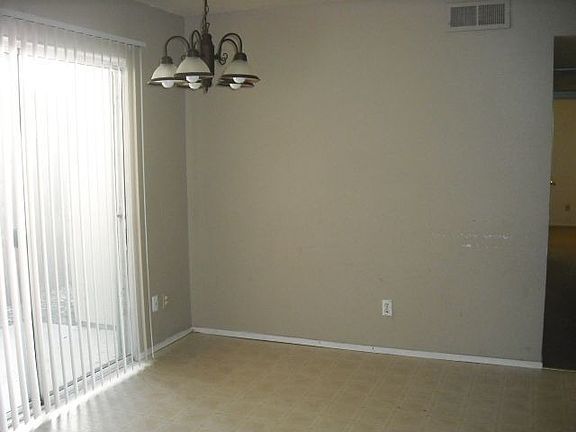 5th image of 8907 Montoya St