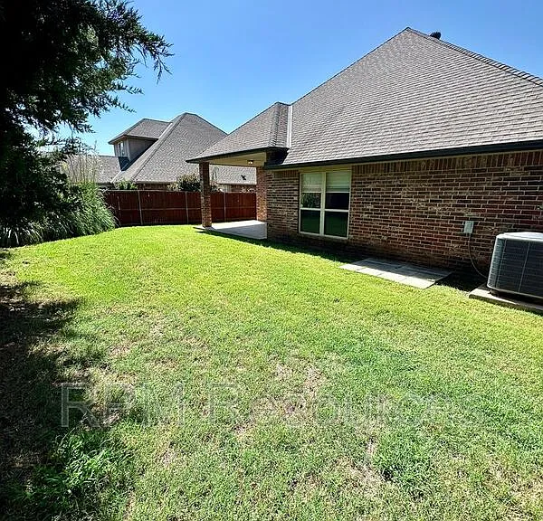3121 SW 136th Ter — Photo 32
