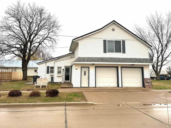 24 E Gillet St, Preston, IA 52069
