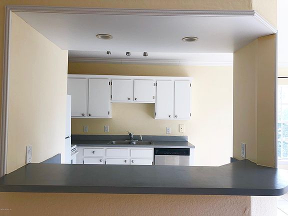 4th image of 1701 The Greens Way APT 1323