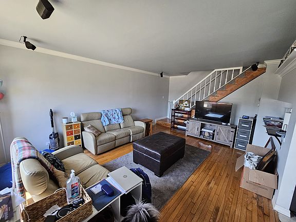 2nd image of 29W520 Winchester Cir S
