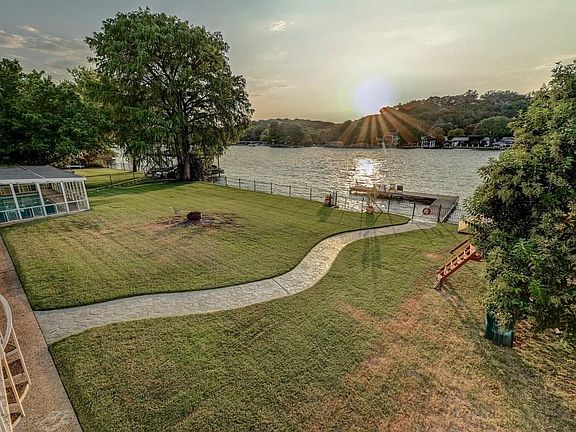 4th image of 3002 Rivercrest Dr