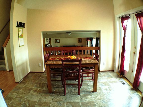 Breakfast Nook open to FR