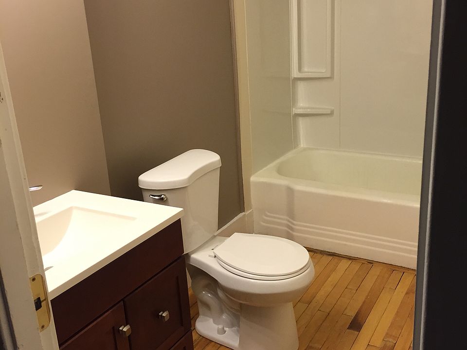 Upgraded Full Bath