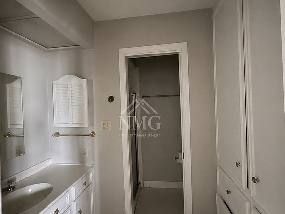 3rd image of 4247 E Ridge Dr