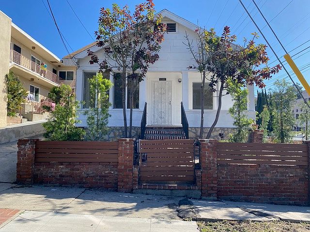 1st image of 1302 Manzanita St