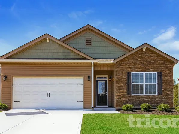 453 All Seasons Dr, Boiling Springs, SC 29316
