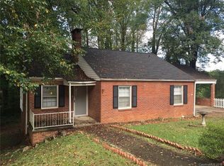 399 Westwood Dr, Statesville, NC 28677
