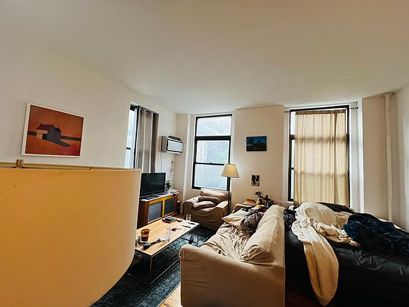 5th image of 129 E 29th St #3FF